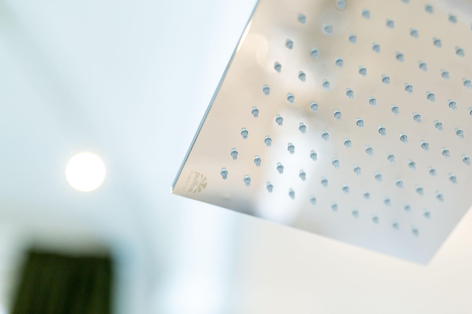The H'All Tailor Suite Roma Eksteriør billede Rain shower