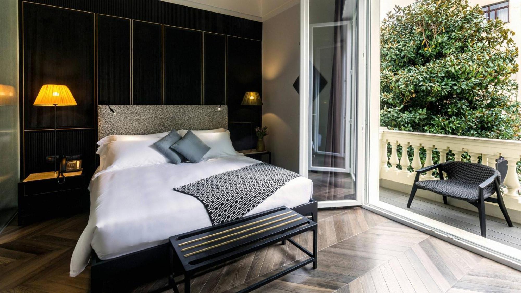 The H'All Tailor Suite Roma Eksteriør billede Deluxe room