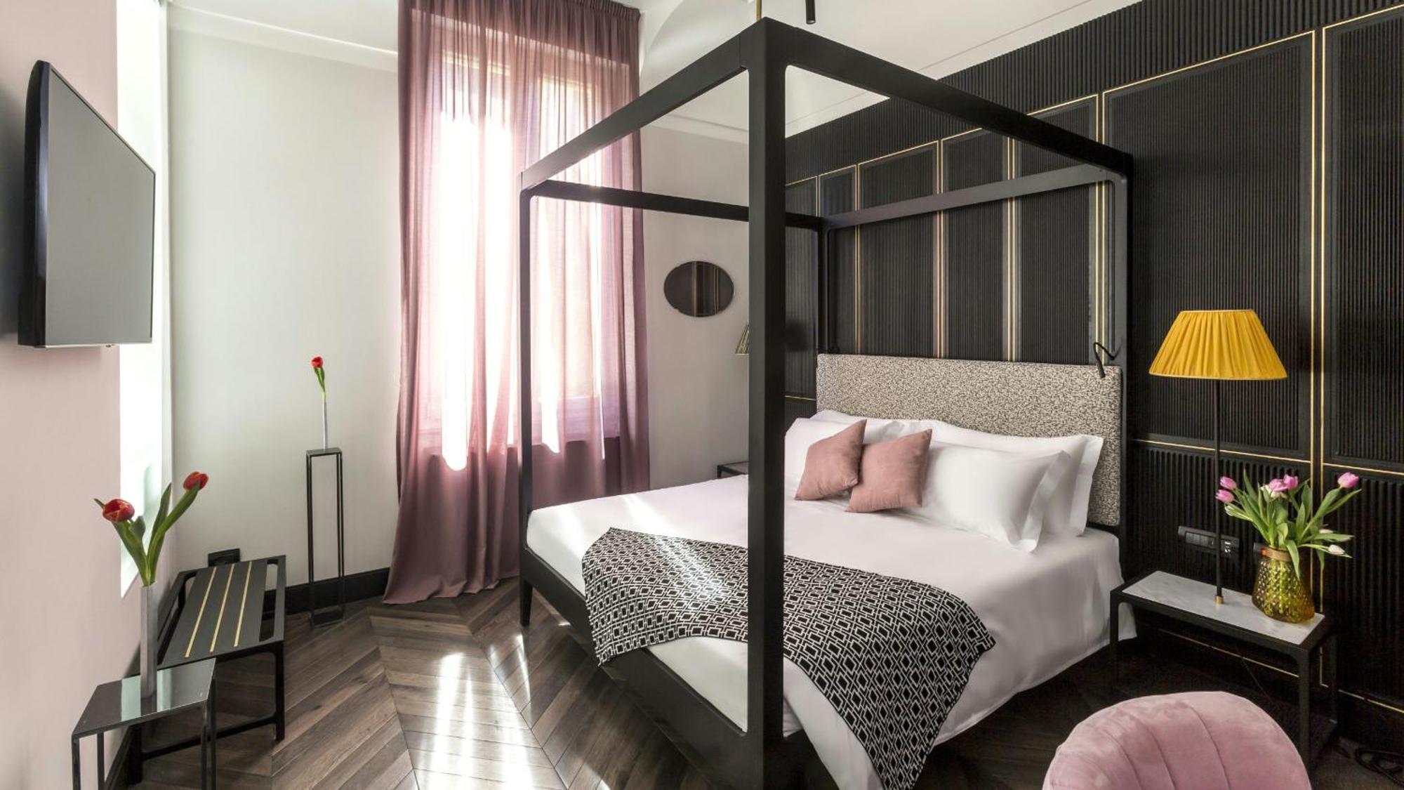 The H'All Tailor Suite Roma Eksteriør billede A room at the hotel