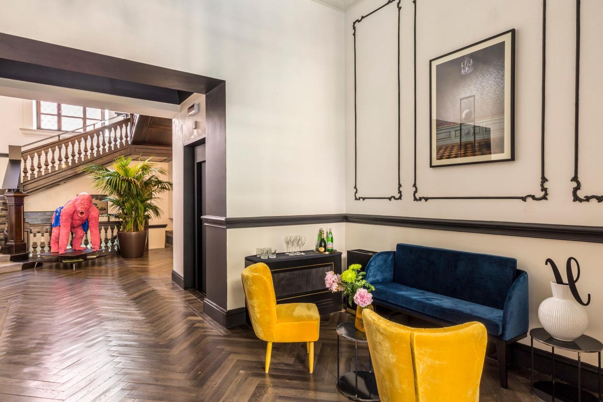 The H'All Tailor Suite Roma Eksteriør billede The hotel's lobby